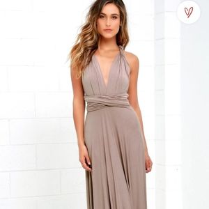 Lulu's versatile dress in Taupe